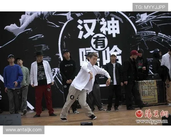 西安街舞队的默契之舞：揭秘他们的团队配合与创意表现